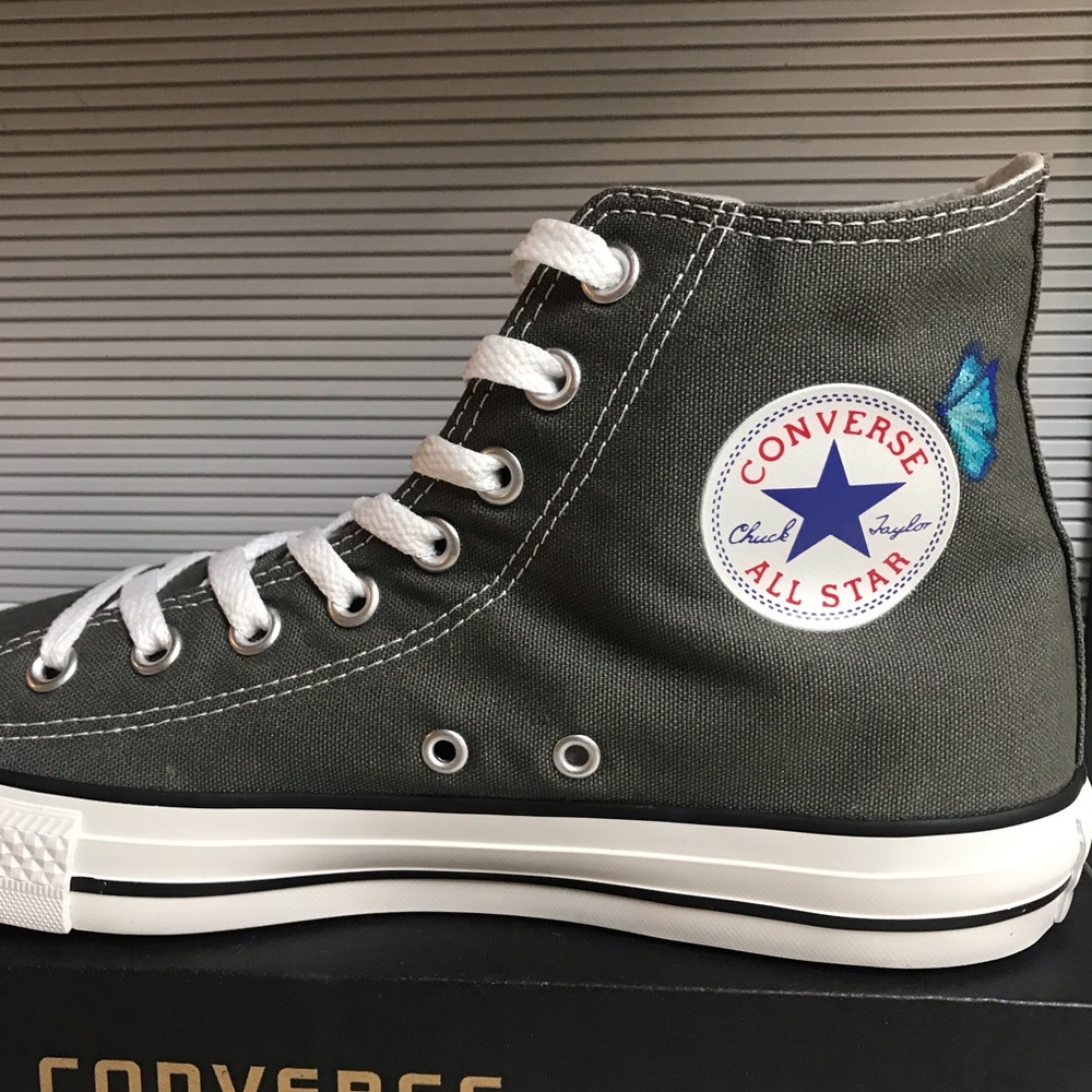 Custom painted Converse - Picture 3 of 6